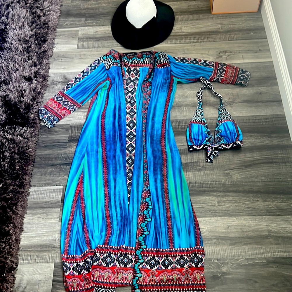 💙VENUS💙 2pc Set. Cover-up & Bikini top